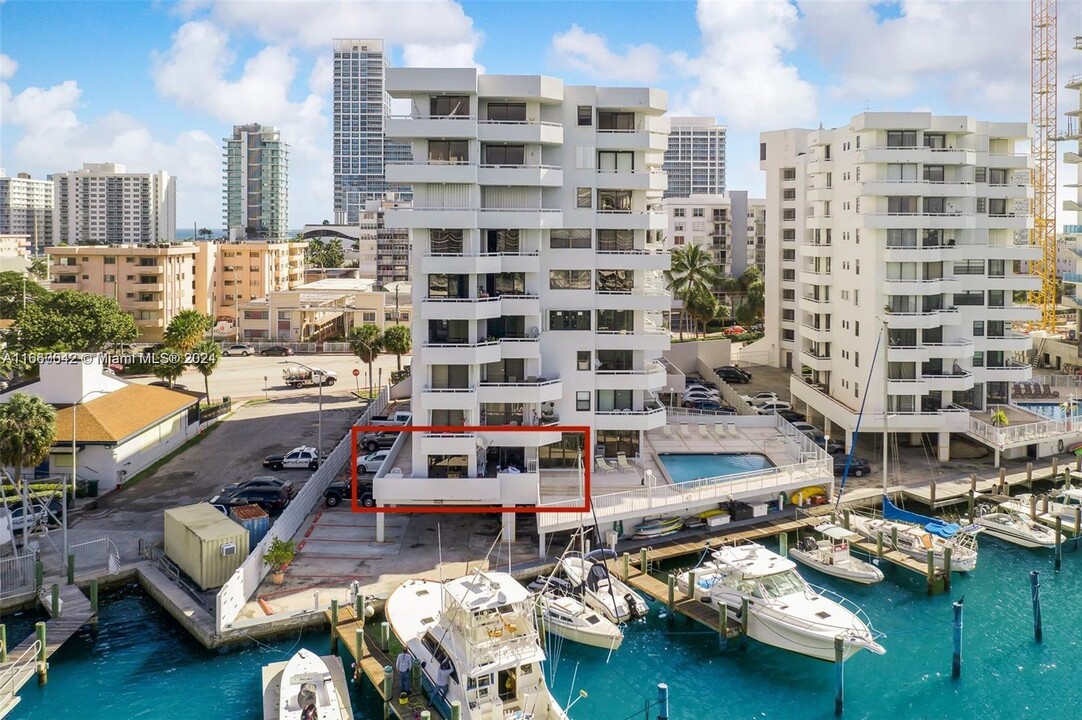 6830 Indian Creek Dr in Miami Beach, FL - Foto de edificio