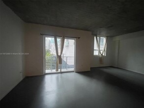 234 NE 3rd St, Unit 1408 in Miami, FL - Building Photo - Building Photo