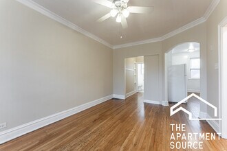 4826.5 W Addison St in Chicago, IL - Building Photo - Building Photo