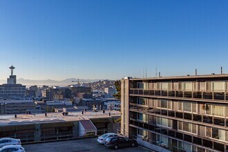 Viewmont Apartments in Seattle, WA - Building Photo - Building Photo