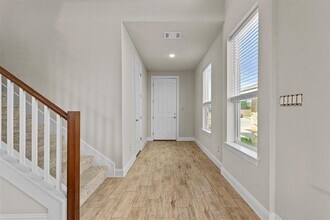 124 Oakstone Dr in Andice, TX - Building Photo - Building Photo