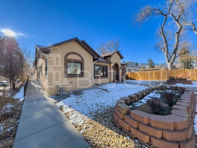 413 Cheyenne Blvd in Colorado Springs, CO - Building Photo - Building Photo