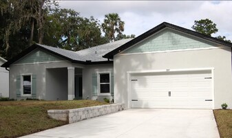 377 Palm Dr in New Smyrna Beach, FL - Building Photo