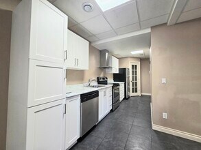 7542-7580 80 Ave NW in Edmonton, AB - Building Photo - Building Photo