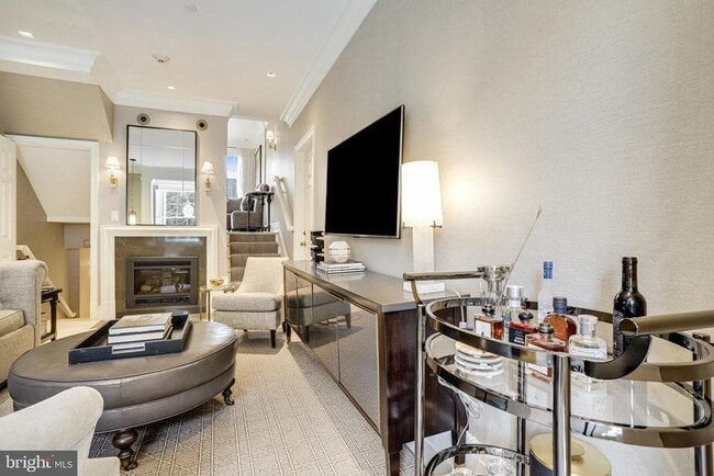 1040 31st St NW in Washington, DC - Building Photo - Building Photo