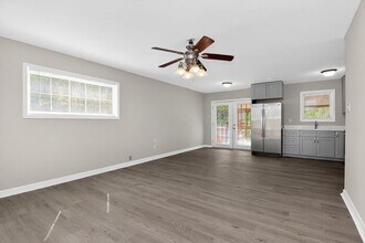 308 Caroline Ave in Lowell, NC - Building Photo - Building Photo