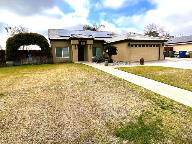3013 Verdugo Ln in Bakersfield, CA - Building Photo - Building Photo