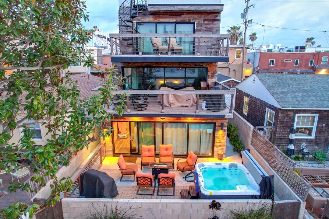 747 Island Ct in San Diego, CA - Building Photo
