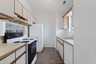 100 Creekview Dr in Jacksonville, NC - Building Photo - Building Photo