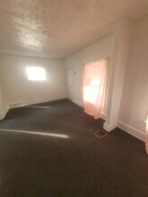 10117 Hampden Ave in Cleveland, OH - Foto de edificio - Building Photo