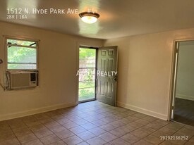 1512 N Hyde Park Ave in Durham, NC - Building Photo