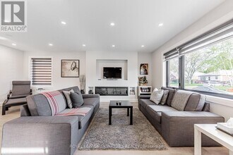 16 Boem Ave in Toronto, ON - Building Photo - Building Photo