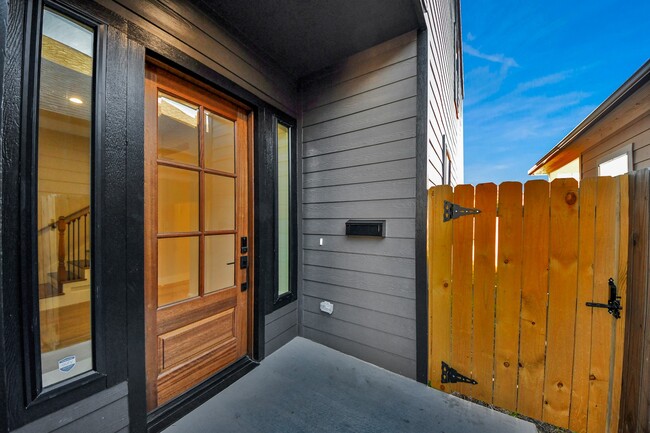 8306 Comal St in Houston, TX - Building Photo - Building Photo