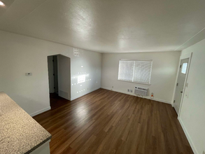 1772 Chester St in Aurora, CO - Foto de edificio - Building Photo