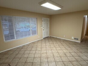 3943 SE 115th Ave in Portland, OR - Building Photo - Building Photo