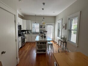 47 Wallace St in Somerville, MA - Foto de edificio - Building Photo