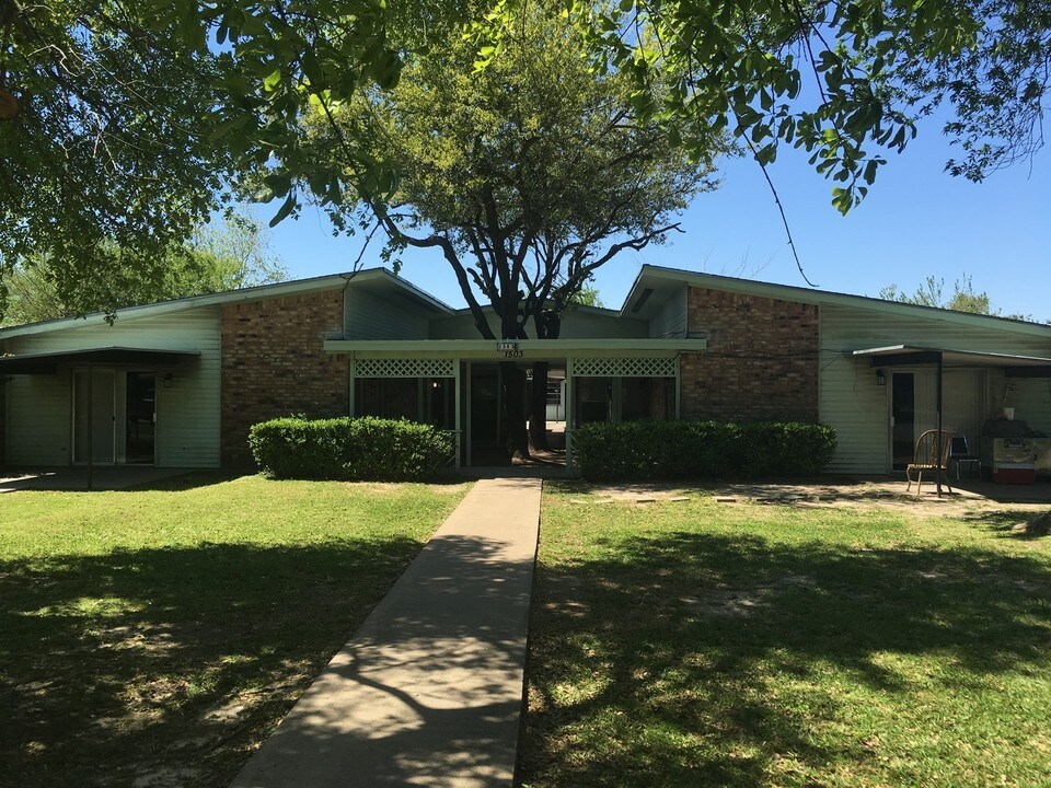 1505 Donovan St in Baytown, TX - Building Photo