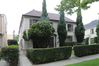 207 N Swall Dr in Beverly Hills, CA - Building Photo - Building Photo