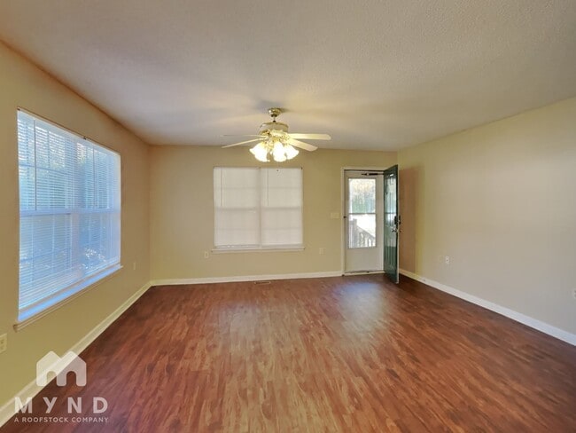 202 Jubilee Dr in Chapel Hill, NC - Foto de edificio - Building Photo