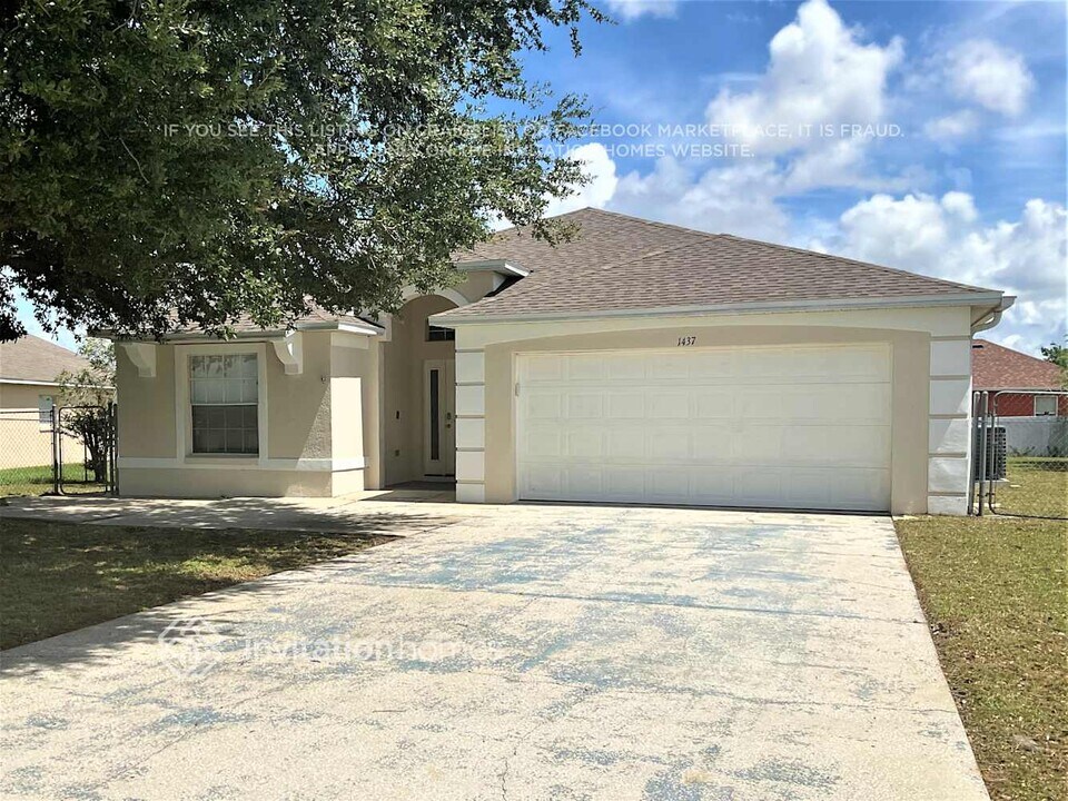 1437 Bluff Loop in Dundee, FL - Building Photo
