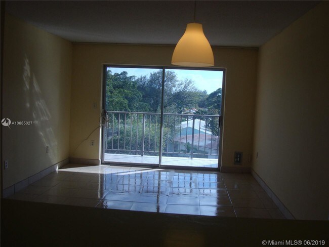 1225 NE 124th St-Unit -48A in North Miami, FL - Building Photo - Building Photo