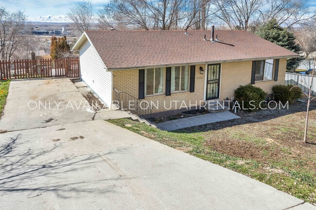 2066 Park St in Provo, UT - Building Photo - Building Photo