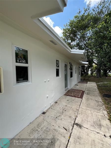 1325 NE 5th Terrace in Fort Lauderdale, FL - Building Photo - Building Photo