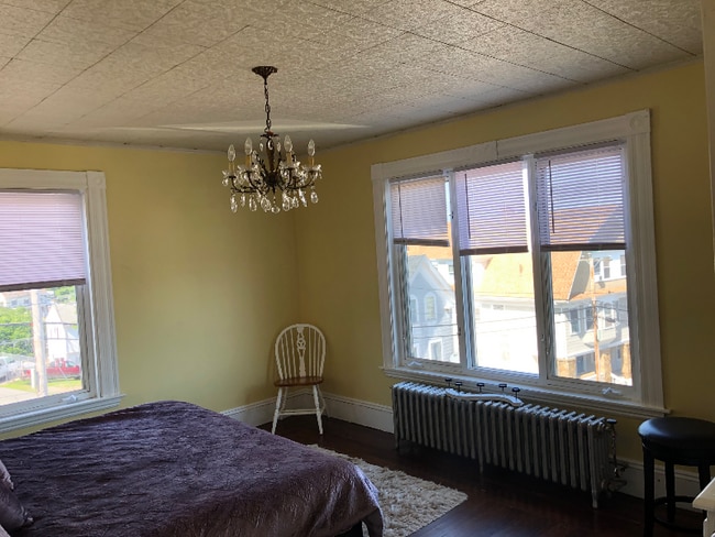 10 Commonwealth Ave in Gloucester, MA - Building Photo - Building Photo