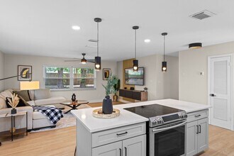 356 Oakhurst St in Altamonte Springs, FL - Building Photo - Building Photo