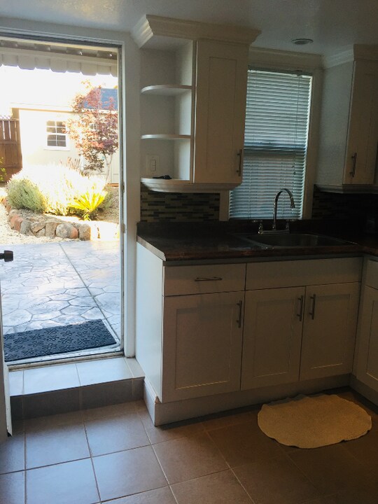 001 Palm Ave in South San Francisco, CA - Building Photo