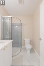 912 Hall Ave in Windsor, ON - Building Photo - Building Photo