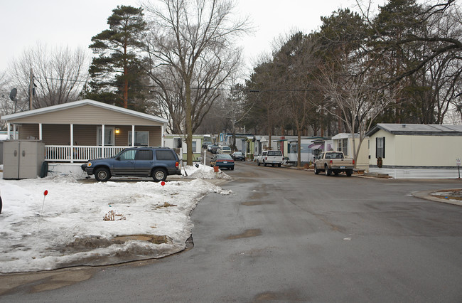 Roseville Estates in Roseville, MN - Foto de edificio - Building Photo