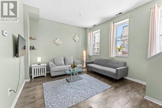 366 Richmond St in London, ON - Building Photo - Building Photo