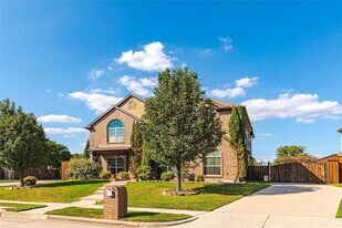 501 Windward Dr in Plano, TX - Building Photo