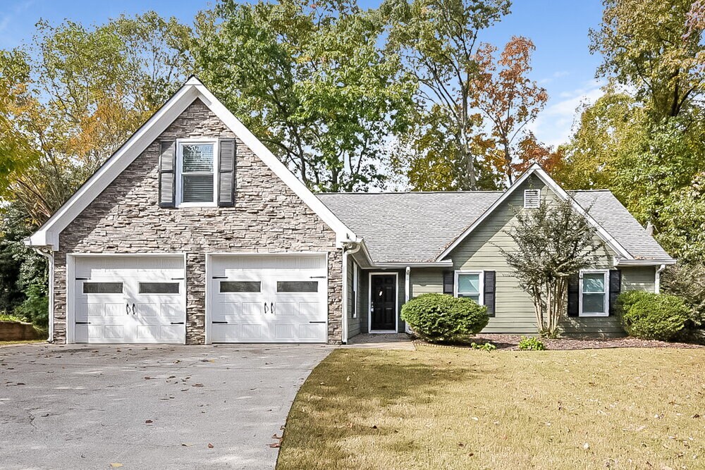 4969 Abbotts Glen Trail NW in Acworth, GA - Building Photo