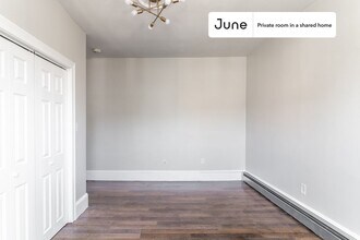 Room in Shared 4 bed/1.5 bath home, Unit B in Boston, MA - Foto de edificio - Building Photo