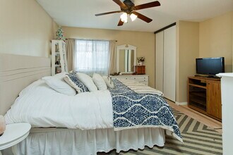 831 Weeks Ave SE in Minneapolis, MN - Foto de edificio - Building Photo