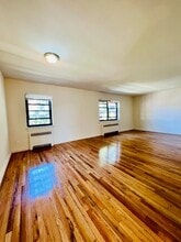 118 Washington Ave, Unit top floor in Rutherford, NJ - Building Photo - Building Photo