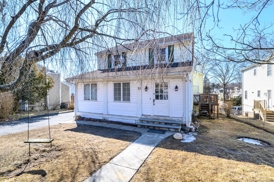 35 Randall Ave in Stamford, CT - Building Photo