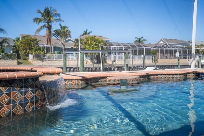 428 Islebay Dr in Apollo Beach, FL - Building Photo - Building Photo