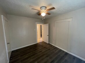 4036 E Nevada Ave in Fresno, CA - Building Photo - Building Photo