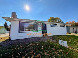 707 Main St in Dayton, IN - Building Photo