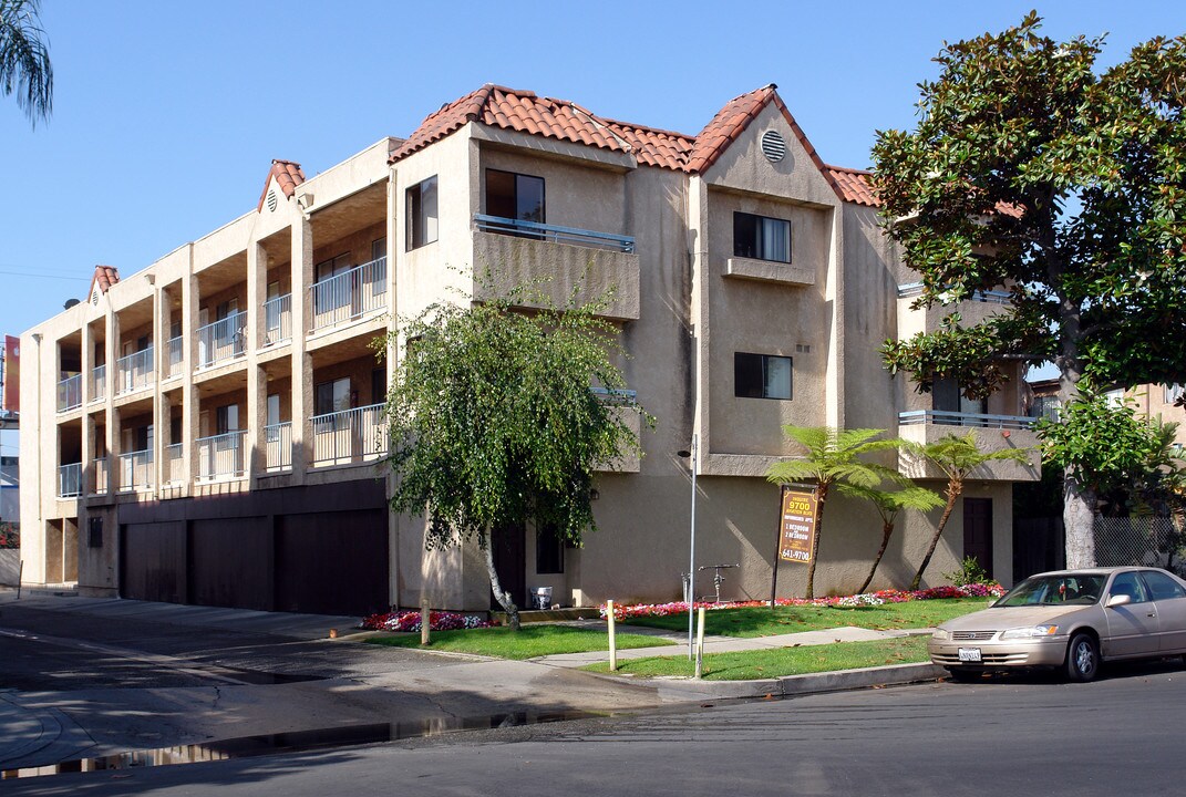 5426 W 99th Pl in Los Angeles, CA - Building Photo