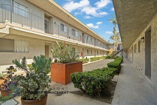 1261-1281 Rosecrans Ave. in Gardena, CA - Building Photo