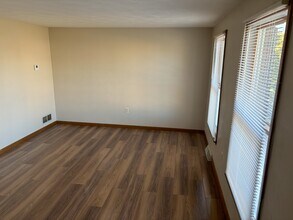 309 Dogwood Dr in Delmont, PA - Building Photo - Building Photo