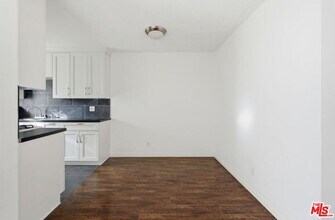 1475 S Wooster St in Los Angeles, CA - Foto de edificio - Building Photo