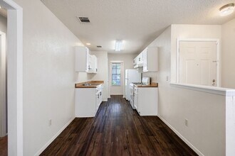 12311 Alderbrook Dr in Austin, TX - Building Photo - Building Photo