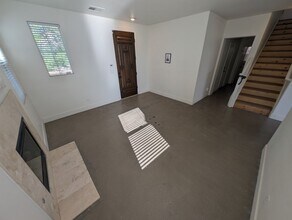 520 Ivy Spring St in Las Vegas, NV - Building Photo - Building Photo