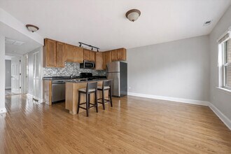 1343 W Winona St in Chicago, IL - Building Photo - Building Photo