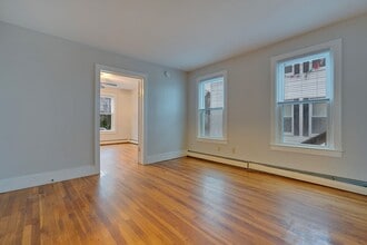 64 Bacon St in Biddeford, ME - Building Photo - Building Photo